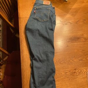 Levi’s Classic mid rise skinny Jean